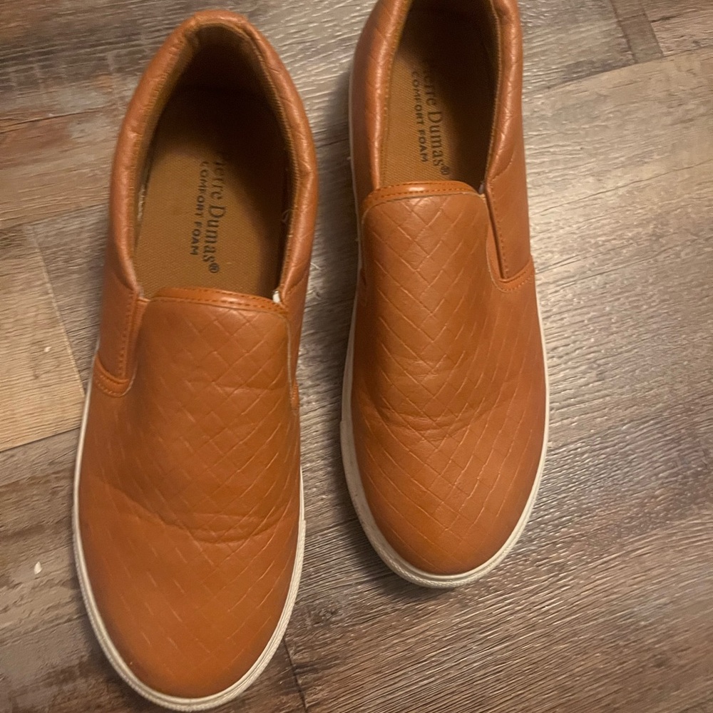 Women’s shoes